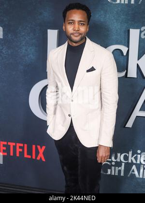 New York, États-Unis. 29th septembre 2022. MANHATTAN, NEW YORK, NEW YORK, États-Unis - SEPTEMBRE 29 : l'acteur canadien Dalmar Abuzeid arrive à la première de New York de Netflix 'Luckiest Girl Alive', qui s'est tenue au Paris Theatre on 29 septembre 2022 à Manhattan, New York, États-Unis. (Photo de Jordan Hinton/image Press Agency) Credit: Image Press Agency/Alay Live News Banque D'Images