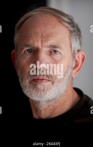 Le photographe Anton Corbijn présente une série de portraits dans l'exposition l'angle humain de Sotheby's à Stockholm, en Suède, sur 28 septembre 2022. P Banque D'Images