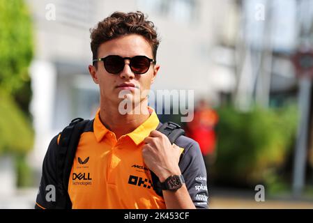 Singapour, 30/09/2022, Lando Norris (GBR) McLaren. Grand Prix de Singapour, vendredi 30th septembre 2022. Marina Bay Street circuit, Singapour. Crédit : James Moy/Alay Live News Banque D'Images