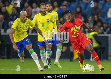 LE HAVRE, FRANCE - SEPTEMBRE 23 : Richarlison, Neymar, Alex Telles du Brésil et Kamaldeen Sulemana du Ghana pendant le match international de l'ami soit Banque D'Images