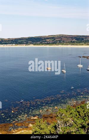 Vue de l'autre côté du port et de la chaussée en direction de Marazion depuis le mont St Michael's. Marazion - Cornwall, Angleterre, Royaume-Uni. 14th de 20 août Banque D'Images