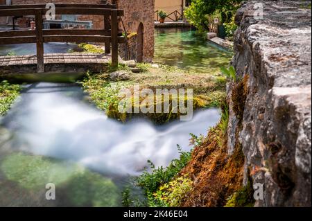 Rasiglia. Petit village des sources. Ombrie Banque D'Images