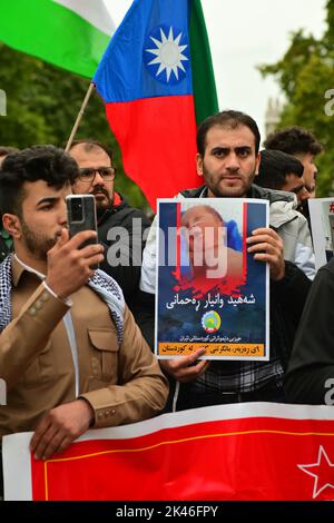 Manifestation de la communauté kurde après la mort de Mahsa Amini est une femme Kudish/iranienne devant la place du Parlement, Londres, Royaume-Uni. - 30th septembre 2022. Banque D'Images