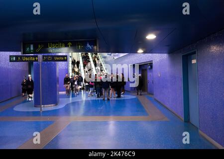 Naples, Italie-28 mars 2016 : vue sur la station de métro de Naples de Tolède, l'une des plus belles d'Europe Banque D'Images