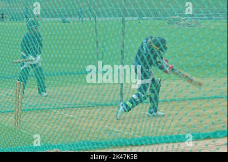 Sylhet, Bangladesh. 29th septembre 2022. Bangladesh femmes Cricket batting tous les Rounder main droite Jahanara Alam (R) batting aux filets pendant la séance d'entraînement au stade international de cricket de Sylhet terrain - 2. Le Bangladesh sera confronté à la Thaïlande le jour de l'innagation du tournoi. Sur 29 septembre 2022 à Sylhet, Bangladesh. (Credit image: © MD Rafayat Haque Khan Eyepix G/eyepix via ZUMA Press Wire) Banque D'Images