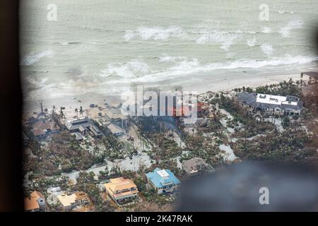 Fort Myers, États-Unis. 29th septembre 2022. Vues aériennes des quartiers endommagés par l'ouragan de catégorie 4 Ian, qui a traqué la côte ouest de la Floride, 29 septembre 2022, à fort Myers, en Floride. Crédit: Ozzy Trevino/CBP photo/Alay Live News Banque D'Images