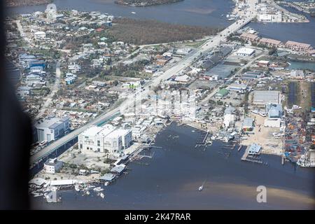 Fort Myers, États-Unis. 29th septembre 2022. Vues aériennes des quartiers endommagés par l'ouragan de catégorie 4 Ian, qui a traqué la côte ouest de la Floride, 29 septembre 2022, à fort Myers, en Floride. Crédit: Ozzy Trevino/CBP photo/Alay Live News Banque D'Images