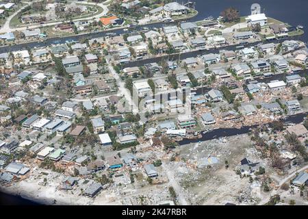 Fort Myers, États-Unis. 29th septembre 2022. Vues aériennes des quartiers endommagés par l'ouragan de catégorie 4 Ian, qui a traqué la côte ouest de la Floride, 29 septembre 2022, à fort Myers, en Floride. Crédit: Ozzy Trevino/CBP photo/Alay Live News Banque D'Images