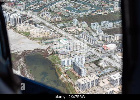 Fort Myers, États-Unis. 29th septembre 2022. Vues aériennes des quartiers endommagés par l'ouragan de catégorie 4 Ian, qui a traqué la côte ouest de la Floride, 29 septembre 2022, à fort Myers, en Floride. Crédit: Ozzy Trevino/CBP photo/Alay Live News Banque D'Images