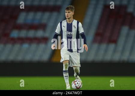 Birmingham, Royaume-Uni. 30th septembre 2022. Zac Ashworth #26 de West Bromwich Albion pendant la Premier League 2 U23 Match Aston Villa contre West Bromwich Albion à Villa Park, Birmingham, Royaume-Uni, 30th septembre 2022 (photo de Gareth Evans/News Images) à Birmingham, Royaume-Uni le 9/30/2022. (Photo de Gareth Evans/News Images/Sipa USA) Credit: SIPA USA/Alay Live News Banque D'Images