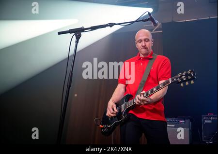 Manchester, Royaume-Uni. 230th septembre 2022 . Richard Archer, Steve Kemp, Kai Stephens, Ross Phillips du groupe Hard-Fi jouent leur premier spectacle en 8 ans, dans le cadre du Neighborhood Festival Launch Party, au New Century Hall, à Manchester, le vendredi 30th septembre. Manchester. 2022-09-30. Crédit : Gary Mather/Alay Live News Banque D'Images