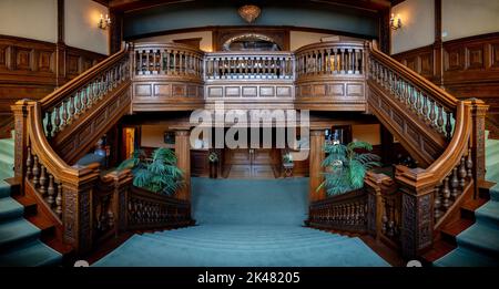 Vue panoramique sur le grand escalier de la maison James J. Hill Banque D'Images