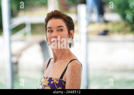 Julianne Nicholson est vue lors du Festival International du film de Venise 79th à Darsena Excelsior à Venise. Banque D'Images