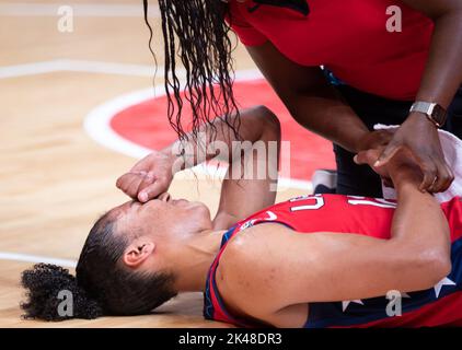 Sydney, Australie. 1st octobre 2022. Alyssa Thomas, des États-Unis, réagit lors de la finale contre la Chine lors de la coupe du monde de basket-ball 2022 de la FIBA à Sydney, en Australie, le 1 octobre 2022. Credit: Hu Jingchen/Xinhua/Alay Live News Banque D'Images