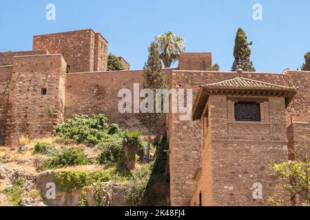 Ruines anciennes du Théâtre romain (El Teatro Romano) au pied de la célèbre forteresse Alcazaba de Málaga. Banque D'Images