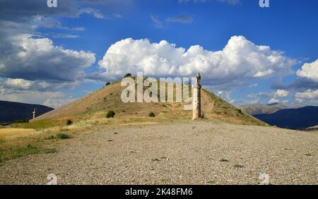 Karakus Tumulus est une ancienne colonie située dans Adiyaman. Banque D'Images