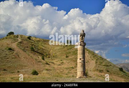 Karakus Tumulus est une ancienne colonie située dans Adiyaman. Banque D'Images