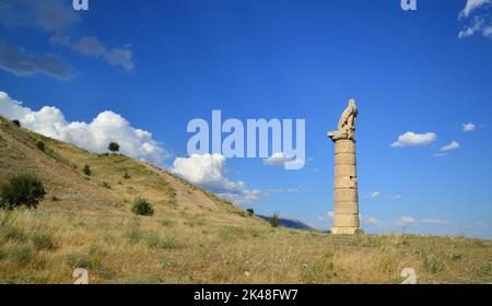 Karakus Tumulus est une ancienne colonie située dans Adiyaman. Banque D'Images