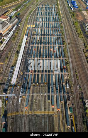 Tyseley, Birmingham, Royaume-Uni. 1 octobre 2022 - des trains de chemin de fer des West Midlands inutilisés et garés au dépôt d'entretien des trains de Tyseley à Birmingham pendant que les travailleurs ferroviaires participent à la poursuite des actions de grève. Photo par crédit : Scott cm/Alay Live News Banque D'Images