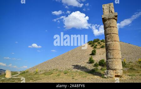 Karakus Tumulus est une ancienne colonie située dans Adiyaman. Banque D'Images