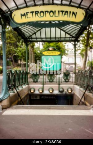 Vieillissement, ère numérique, qualité supérieure, accrocheur, se démarquer, Image haute résolution de l'édicule d'Abbesses (Paris Métro), Banque D'Images