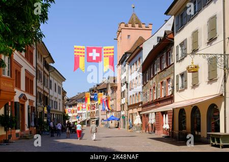 Hôtel de ville et tour de l'Hôtel de ville à Marktgasse, zone piétonne, Rheinfelden, Canton d'Argau, Suisse, Europe Banque D'Images