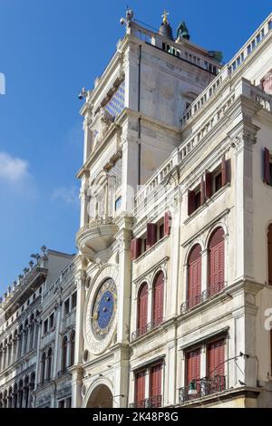 VENISE, ITALIE - OCTOBRE 12 : Tour de l'horloge de Saint-Marc à Venise sur 12 octobre 2014 Banque D'Images