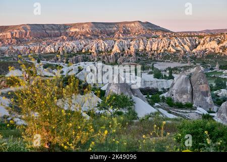 Vue depuis le point de lever du soleil de Göreme sur le paysage de Cappadoce, Anatolie, Turquie Banque D'Images