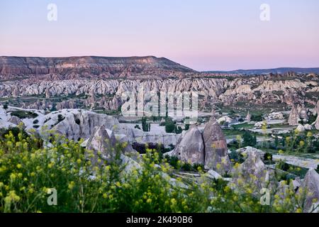 Vue depuis le point de lever du soleil de Göreme sur le paysage de Cappadoce, Anatolie, Turquie Banque D'Images