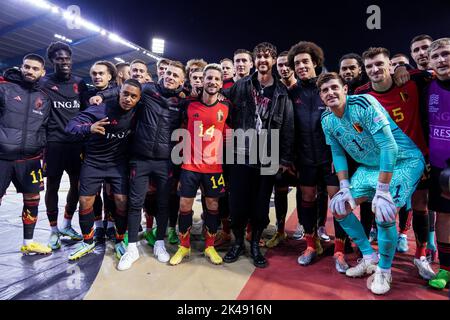 BRUXELLES, BELGIQUE - SEPTEMBRE 22 : Yannick Carrasco de Belgique, Youri Tielemans de Belgique, Dries Mertens de Belgique, Hans Vanaken de Belgique, Oscar et le Loup, Axel Witsel de Belgique, Thibaut courtois de Belgique et Thomas Meunier de Belgique après la Ligue des Nations de l'UEFA Un match du Groupe 4 entre la Belgique et le pays de Galles au Stade Roi Baudouin sur 22 septembre 2022 à Bruxelles, Belgique (photo de Joris Verwijst/Orange Pictures) Banque D'Images