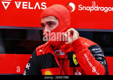 Singapour. 01st octobre 2022. Charles Leclerc (mon) Ferrari. Grand Prix de Singapour, samedi 1st octobre 2022. Marina Bay Street circuit, Singapour. Crédit : James Moy/Alay Live News Banque D'Images