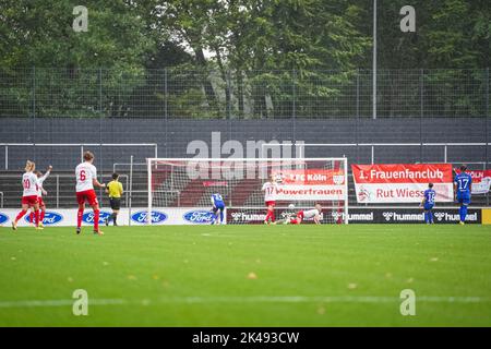 Cologne, Allemagne. 01st octobre 2022. Cologne, Allemagne, 1 octobre 2022: Mandy Islacker (8 Koeln) avec le troisième but pendant le match FLYERALARM Frauen-Bundesliga entre 1. FC Koeln et turbine Potsdam au stade Franz-Kremer à Cologne. (Norina Toenges/Sports Press photo/SPP) crédit: SPP Sport Press photo. /Alamy Live News Banque D'Images