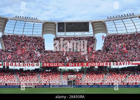 Bari, Italie. 01st octobre 2022. SSC Bari Supporters pendant SSC Bari vs Brescia Calcio, Italie football série B match à Bari, Italie, 01 octobre 2022 Credit: Independent photo Agency/Alay Live News Banque D'Images