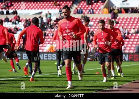 Bailey Wright #26 de Sunderland se réchauffe avant le lancement lors du match du championnat Sky Bet Sunderland vs Preston North End au stade de Light, Sunderland, Royaume-Uni, 1st octobre 2022 (photo de Dan Cooke/News Images) Banque D'Images