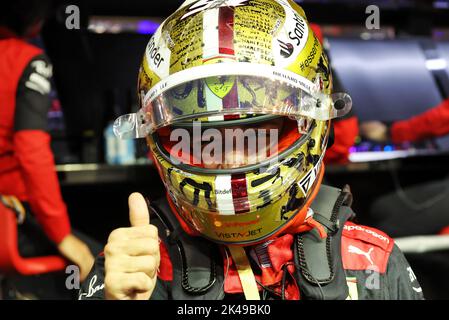 Singapour, Singapour. 01st octobre 2022. Charles Leclerc (mon) Ferrari célèbre sa position de pôle. 01.10.2022. Championnat du monde Formula 1, Rd 17, Grand Prix de Singapour, circuit de Marina Bay Street, Singapour, Journée de qualification. Le crédit photo doit être lu : images XPB/Press Association. Crédit : XPB Images Ltd/Alamy Live News Banque D'Images
