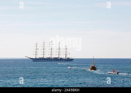 Royal Clipper s'est ancré au large de l'île de Krk, en Croatie, en Europe. Banque D'Images