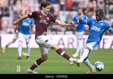 Édimbourg, le 1st octobre 2022. Peter Haring de Hearts et Rabbi Matondo de Rangers lors du match cinch Premiership au parc Tynecastle, Édimbourg. Crédit photo à lire: Neil Hanna/Sportimage crédit: Sportimage/Alamy Live News Banque D'Images