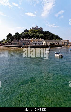 Le port et le village du Mont Saint-Michel - l'équivalent cornish du Mont Saint-Michel en Normandie. Marazion - Cornouailles, Angleterre, Royaume-Uni Banque D'Images