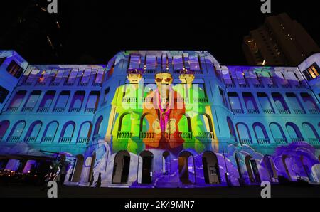 Lueur interne affichée dans Tai Kwun. Inner Glow utilise les dernières technologies numériques et cartographiques 3D pour projeter des animations et des images à couper le souffle sur les façades de nos bâtiments historiques à grande échelle. 12SEP22 SCMP/Edmond SO Banque D'Images