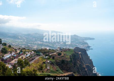 Une vue aérienne du point de vue le plus élevé de Cabo Girao à Funchal, Madère, Portugal Banque D'Images