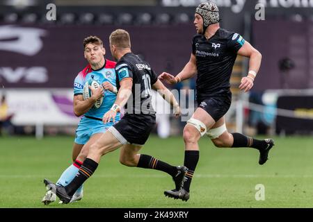 SWANSEA, PAYS DE GALLES - OCTOBRE 01 : les guerriers de Glasgow Tom Jordan lors du championnat de rugby de BKT entre les Ospreys et les guerriers de Glasgow au stade Swansea.com sur 1 octobre 2022 à Swansea, pays de Galles. (Photo par crédit : John Smith/Alamy Live News Banque D'Images