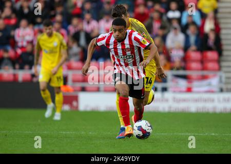 Sunderland, Royaume-Uni. 01st octobre 2022. Jewison Bennette #19 de Sunderland pendant le match de championnat Sky Bet Sunderland vs Preston North End au stade de Light, Sunderland, Royaume-Uni, 1st octobre 2022 (photo de Dan Cooke/News Images) à Sunderland, Royaume-Uni, le 10/1/2022. (Photo de Dan Cooke/News Images/Sipa USA) crédit: SIPA USA/Alay Live News Banque D'Images