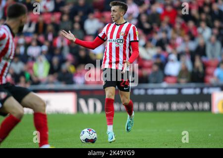 Sunderland, Royaume-Uni. 01st octobre 2022. DaN Neil #24 de Sunderland pendant le match de championnat Sky Bet Sunderland vs Preston North End au stade de Light, Sunderland, Royaume-Uni, 1st octobre 2022 (photo de Dan Cooke/News Images) à Sunderland, Royaume-Uni, le 10/1/2022. (Photo de Dan Cooke/News Images/Sipa USA) crédit: SIPA USA/Alay Live News Banque D'Images