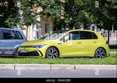 HAVIROV, RÉPUBLIQUE TCHÈQUE - 2 SEPTEMBRE 2022 : Volkswagen Golf Mk8 (Golf VIII), voiture successeur de l'un des véhicules les plus vendus au monde Banque D'Images