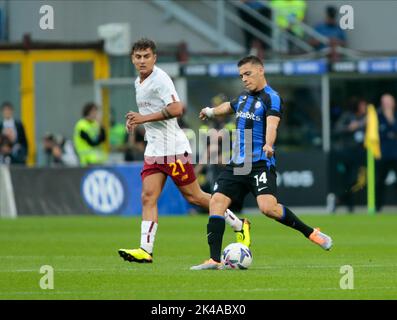 Kristian Asllani du FC Inter lors de la série italienne A, match de football entre le FC Inter et AS Roma sur 1 octobre 2022 au stade San Siro, Milan, Italie. Photo Nderim Kaceli Banque D'Images