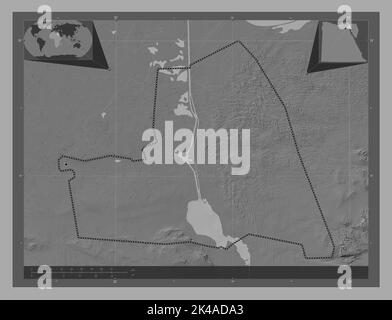 Al Isma'iliyah, gouvernorat de l'Égypte. Carte d'altitude à deux niveaux avec lacs et rivières. Lieux des principales villes de la région. Emplacement auxiliaire du coin Banque D'Images