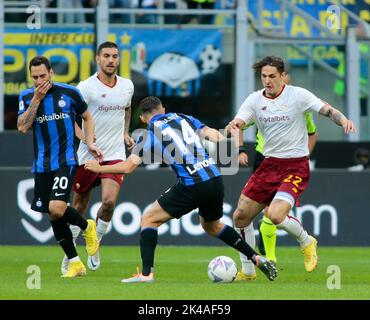 Milan, Italie. 01st octobre 2022. Kristian Asllani du FC Inter lors de la série italienne A, match de football entre le FC Inter et AS Roma sur 1 octobre 2022 au stade San Siro, Milan, Italie. Photo Nderim Kaceli crédit: Agence de photo indépendante/Alamy Live News Banque D'Images