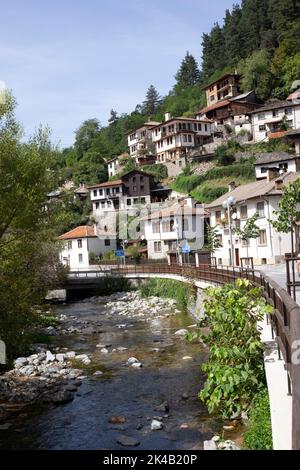 Shiroka Laka est un village dans le sud de la Bulgarie, situé dans la municipalité de Smolyan, Smolyan Province. Banque D'Images