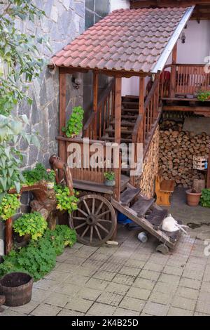 Shiroka Laka est un village dans le sud de la Bulgarie, situé dans la municipalité de Smolyan, Smolyan Province. Banque D'Images