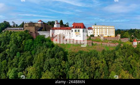 Veste Oberhaus, construit 1219-1800, vue aérienne, Dreifluessessestadt Passau, ville universitaire indépendante, Quartier administratif de Basse-Bavière, est Banque D'Images